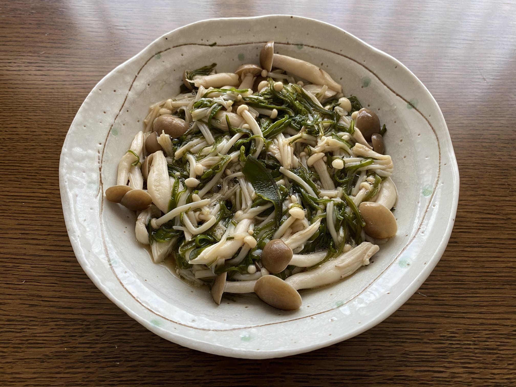 きのこのめかぶ和え