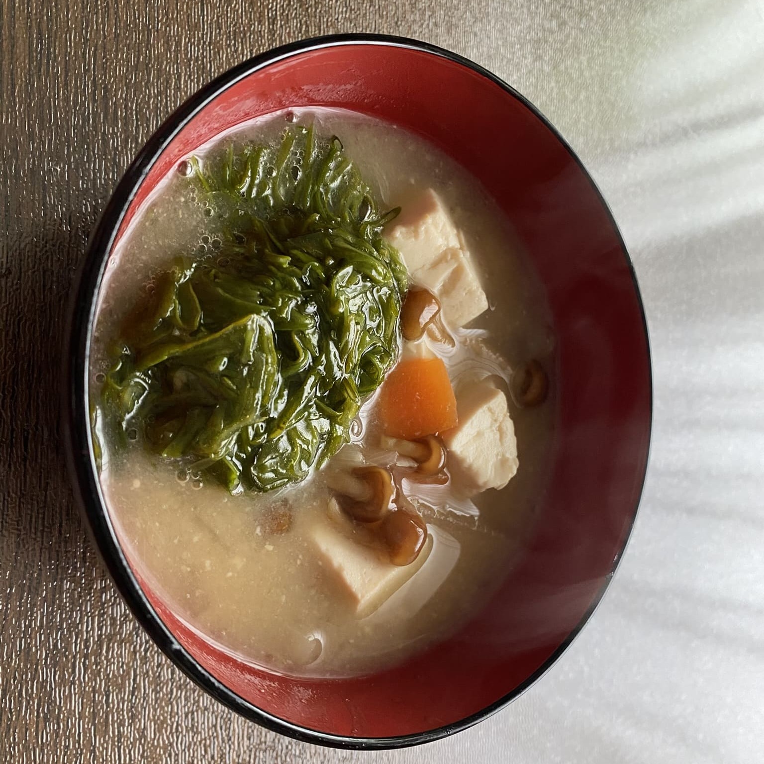 なめことめかぶのトロトロお味噌汁